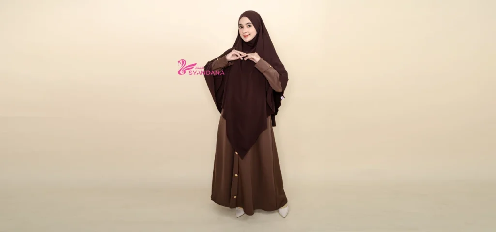 Gamis Terbaru 2025 Simple Elegan Look Modis untuk Muslimah Aktif dan Anti Gerah Buat Aktivitas Sehari-hari